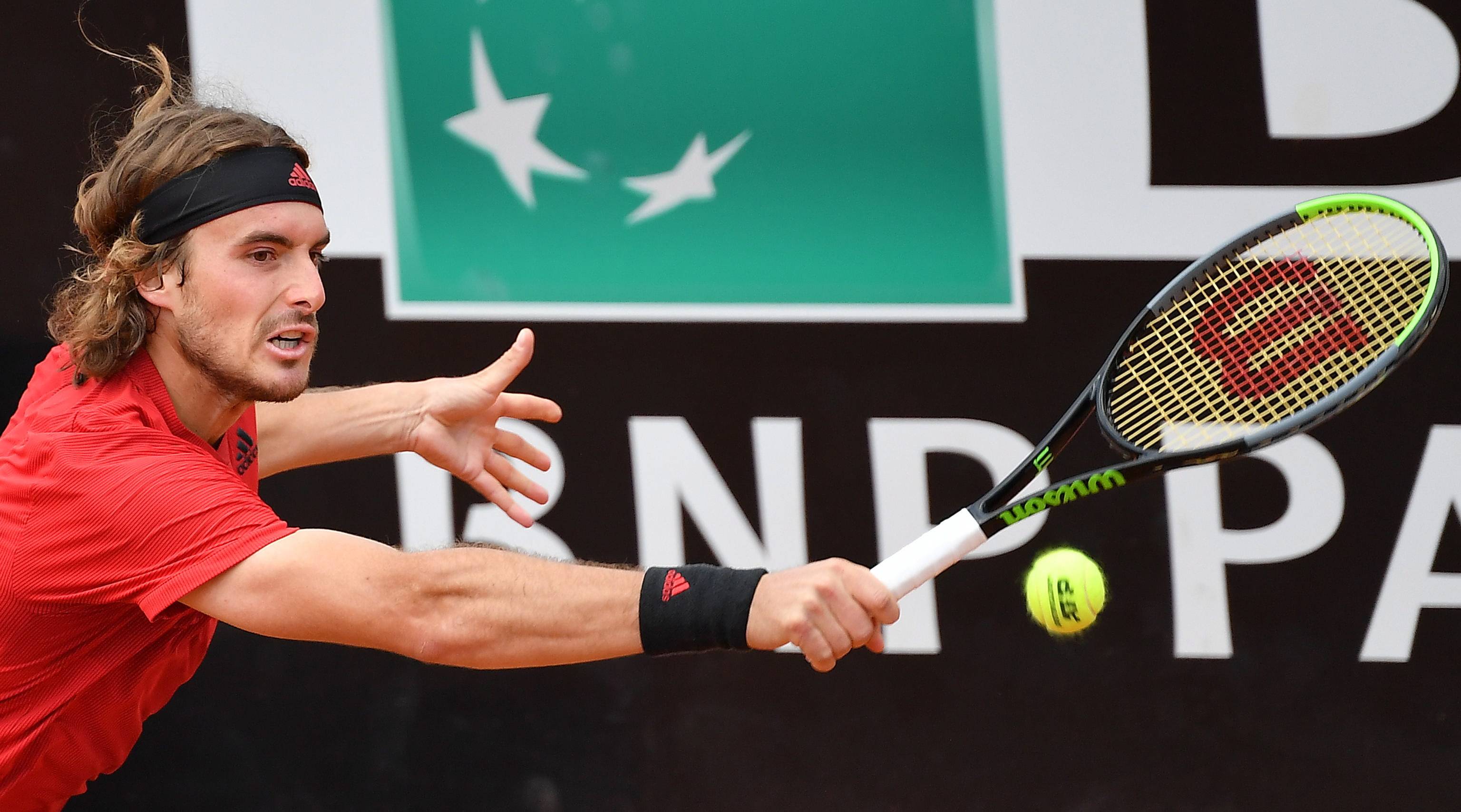 米兰体育下载-欧洲网球队鏖战西班牙网球队，西西帕斯制霸全场的简单介绍