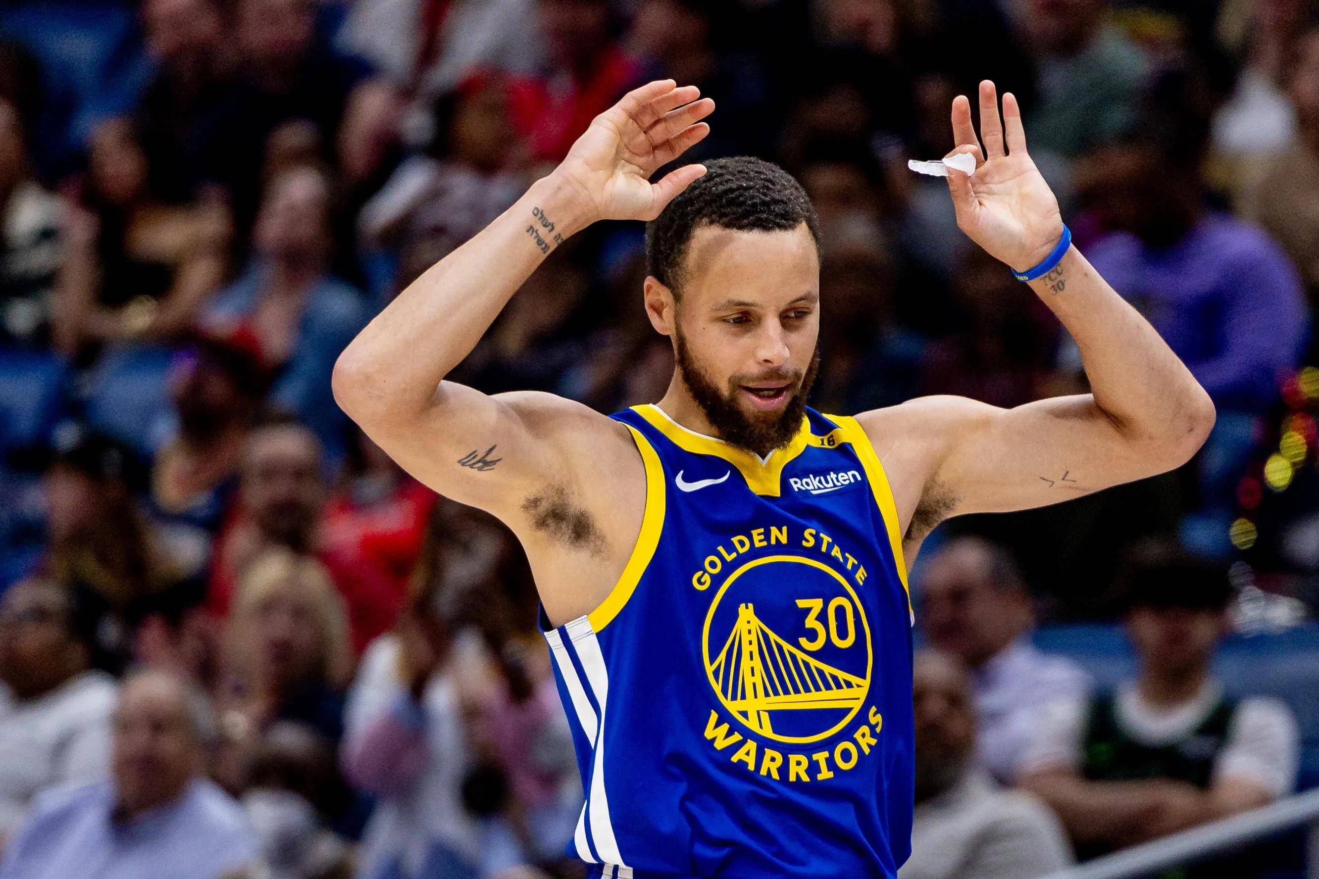 米兰体育网页版-勇士大胜灰熊，库里领衔命中三分球数量飚升的简单介绍