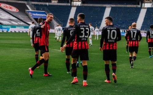 ac米兰-门兴格拉德巴赫球员助战施工，展现团队力量的简单介绍