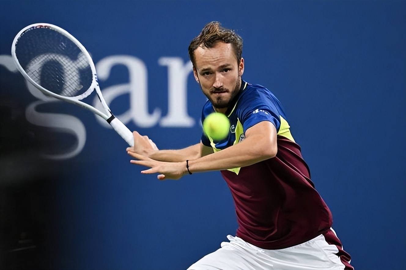 意大利国家队雄霸战场，实力晋级下轮比赛