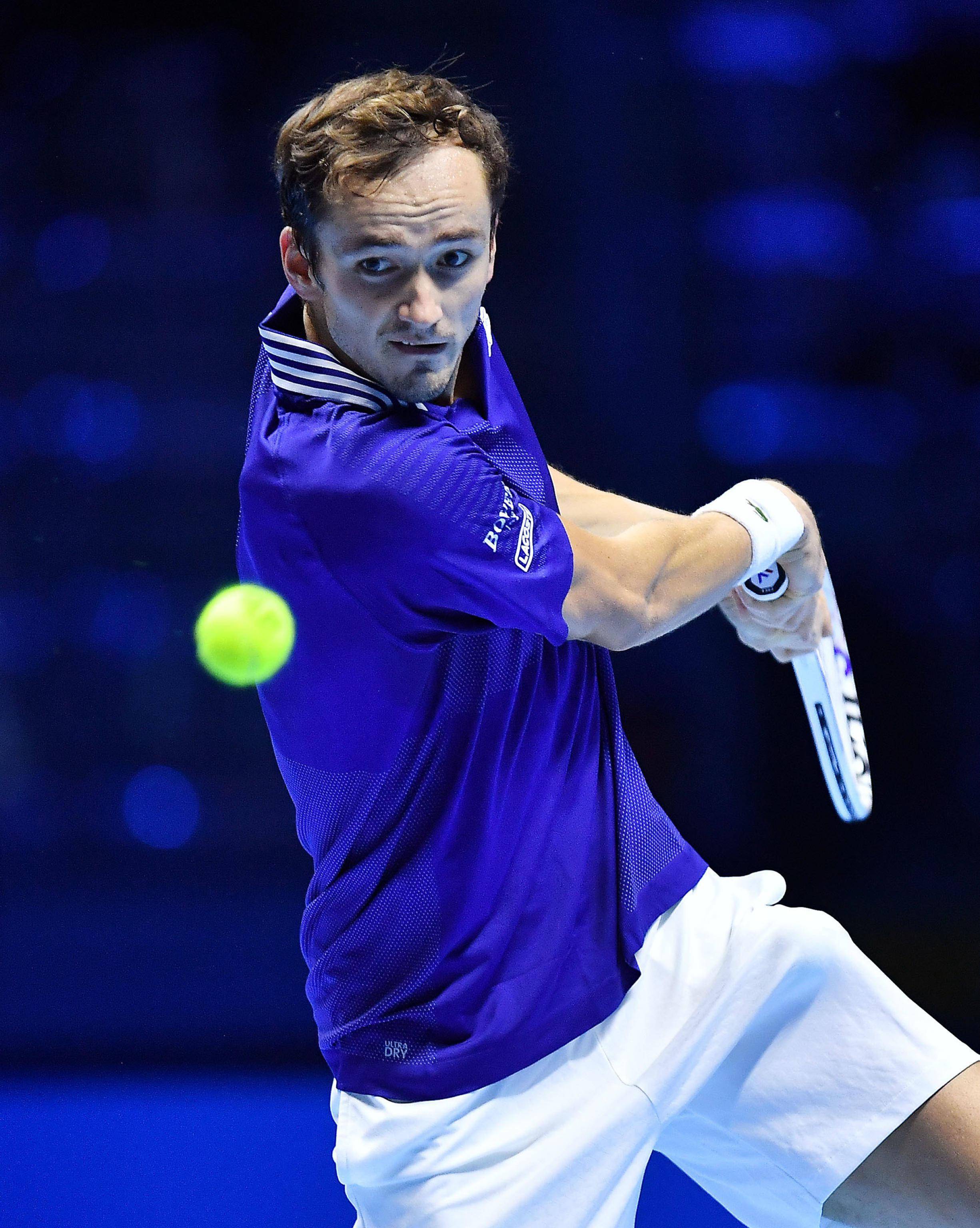 德国网球队碾压西班牙网球队，梅德韦杰夫高光表现的简单介绍