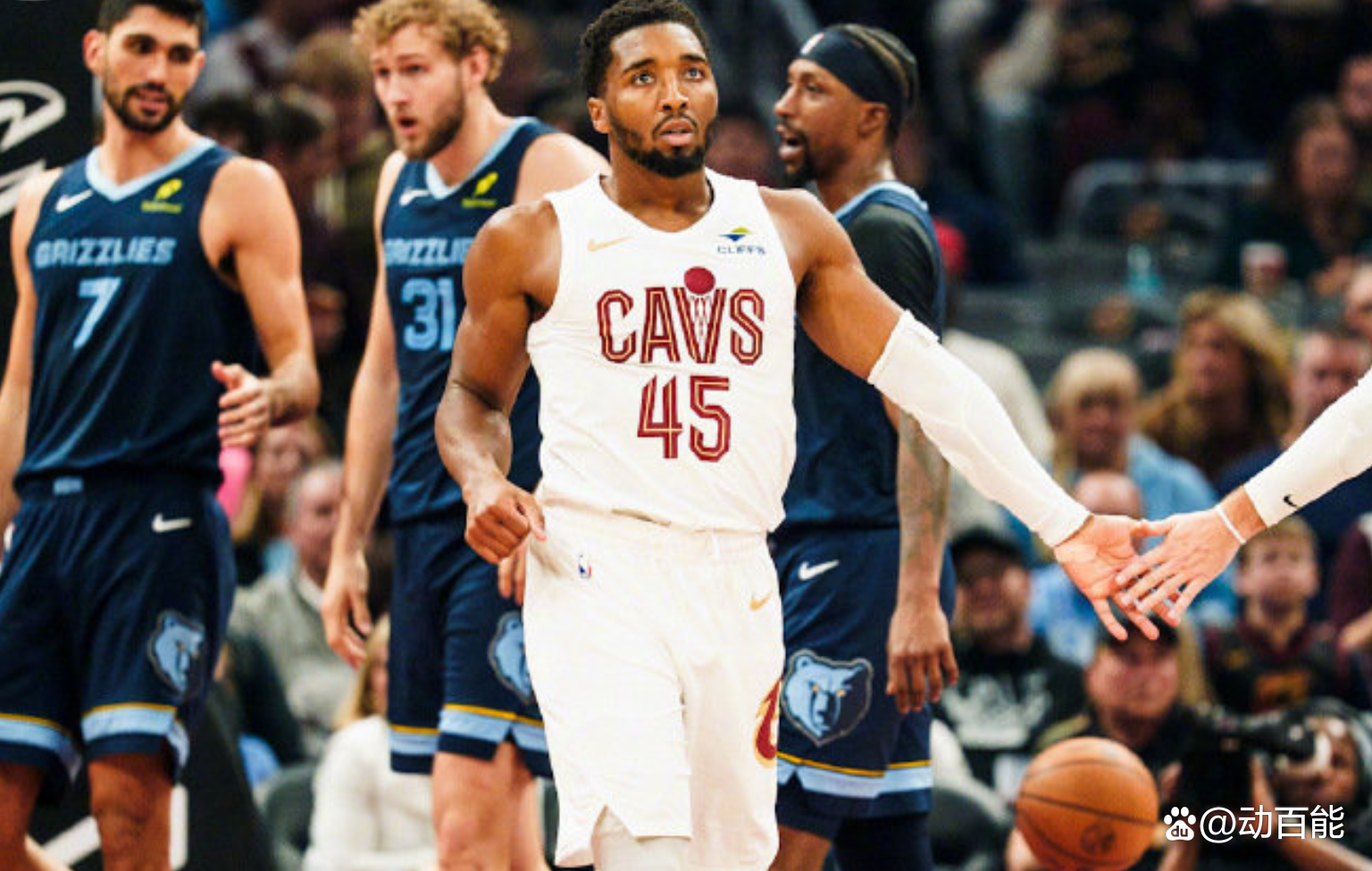 ac米兰-包含灰熊翻盘北京队,米切尔刷新纪录的词条