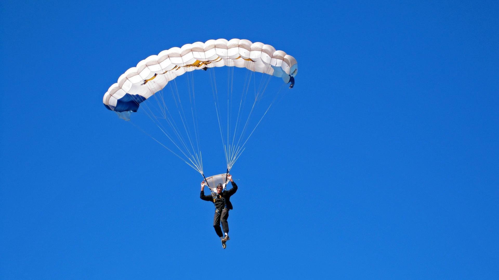 加维的无解之谜，当尼斯遇见几内亚，足球如何成为一面镜子？